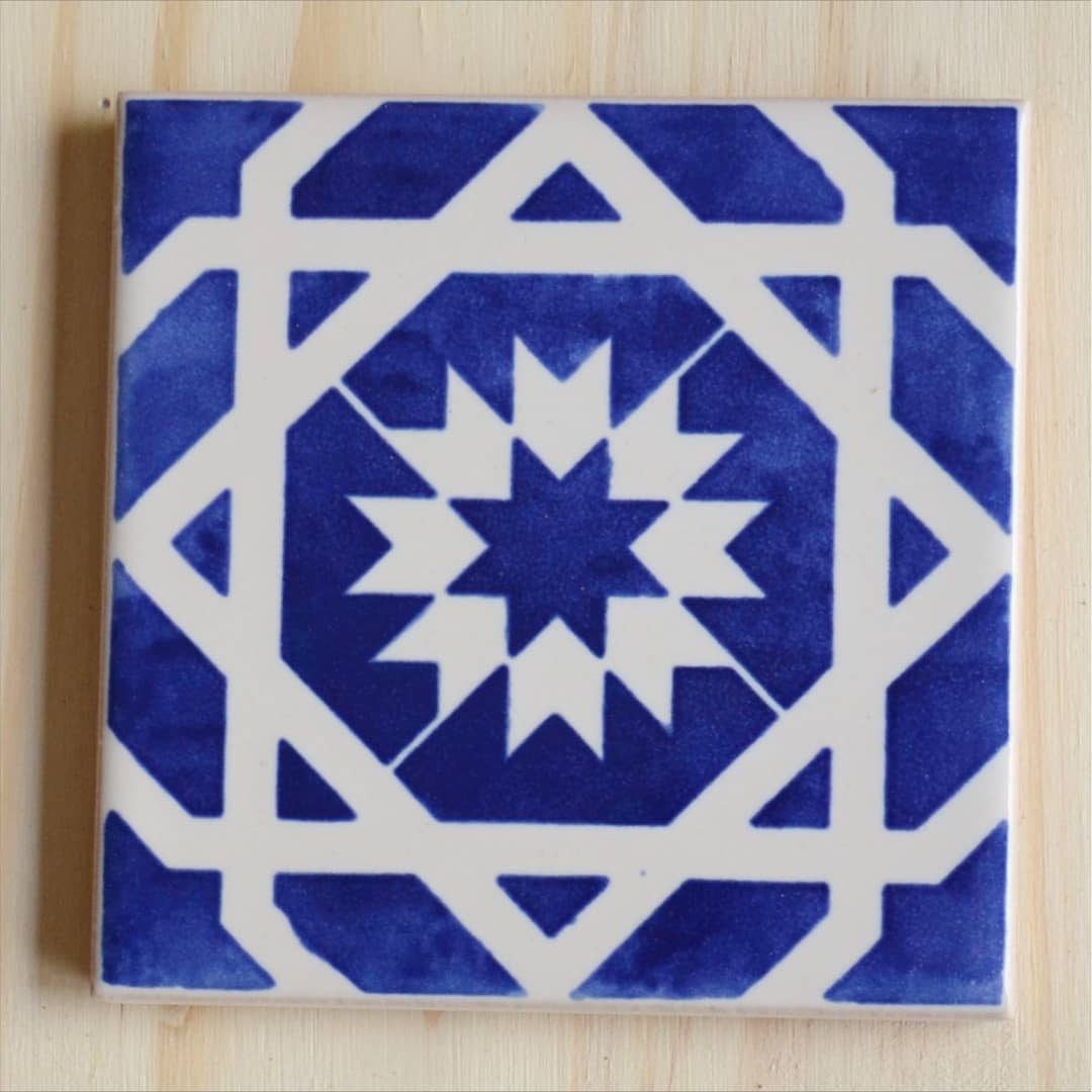 Hand painted 08 Portuguese tile design