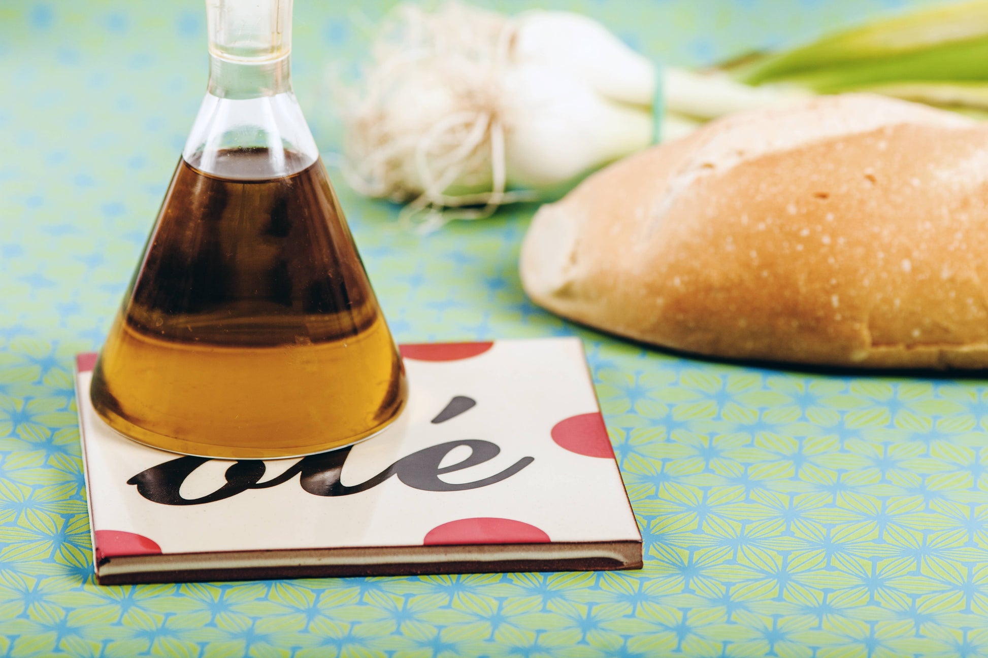 Elegant Bussago Ole placemats set on a dining table