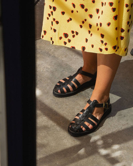 Chilaquiles Negro - Comfortable Black Leather Caged Sandal